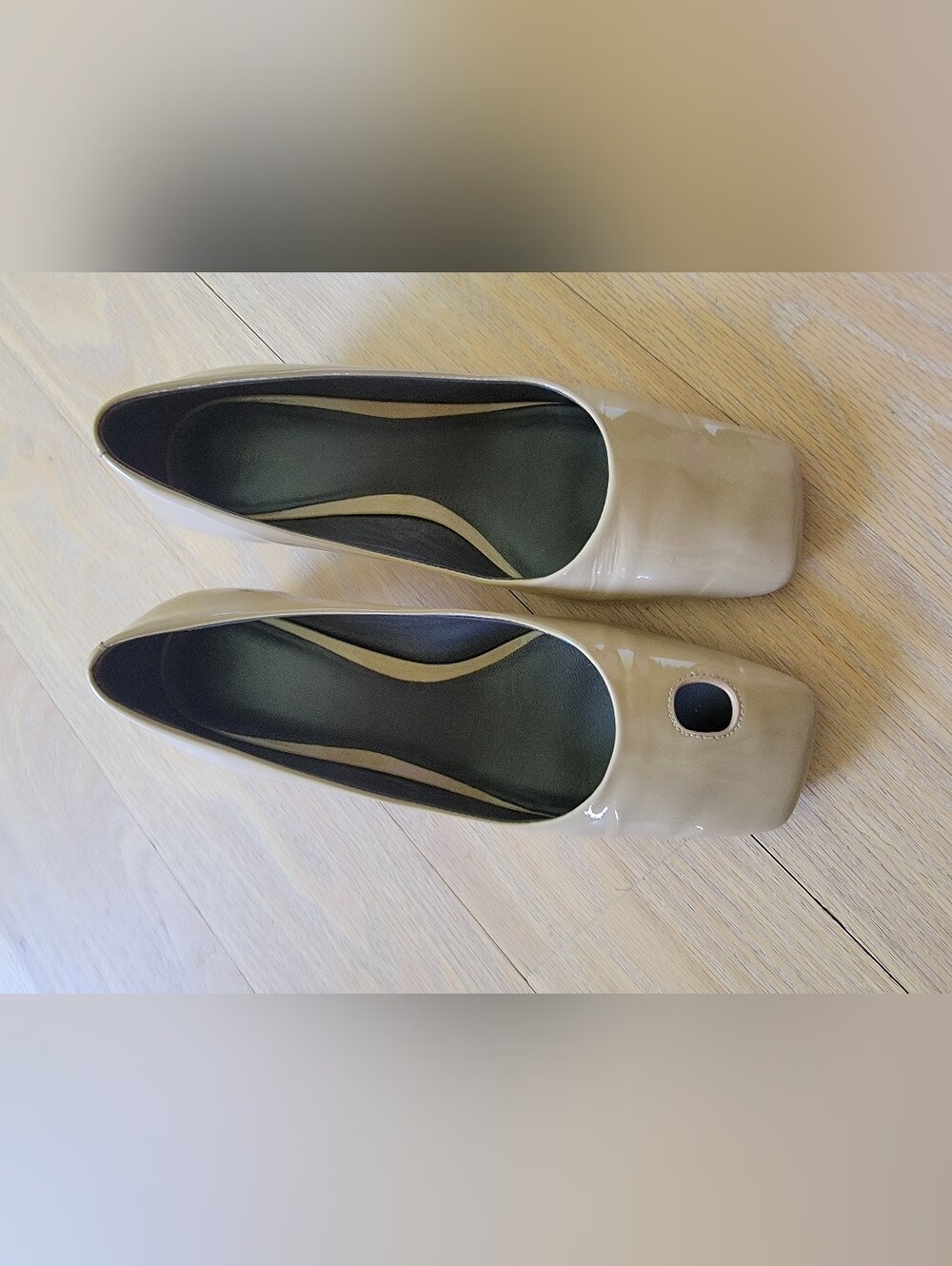 Tory Burch Glossy Beige Pointed Flats Size 6.5
